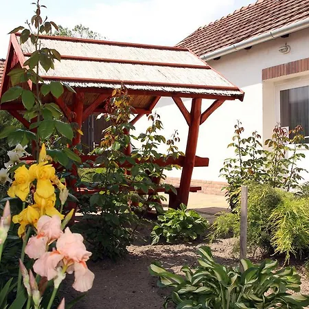 Irisz Apartmanhaz * Mórahalom