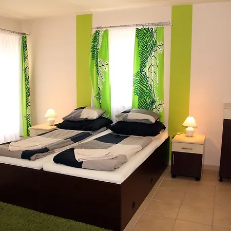 Irisz Apartmanhaz Lejlighed